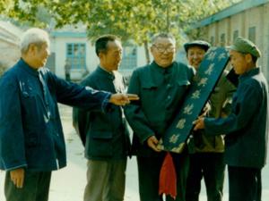 道口燒雞加盟要注意哪些點(diǎn)，燒雞專業(yè)加盟為您解答